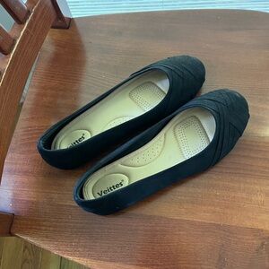 Ladies viettes black flats